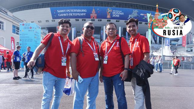 Fans sepak bola dari Indonesia yang menyaksikan Piala Dunia 2018