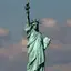 Suatu patung berukuran raksasa yang terletak di Pulau Liberty, muara Sungai Hudson, New York Harbor, Amerika Serikat.