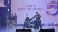 Komedian Komeng yang juga bintang iklan Yamaha NMax Turbo turut meramaikan 50th Anniversary Yamaha Indonesia Celebration pada Senin (8/7/2024) malam di Hotel Ritz-Carlton, Jakarta.