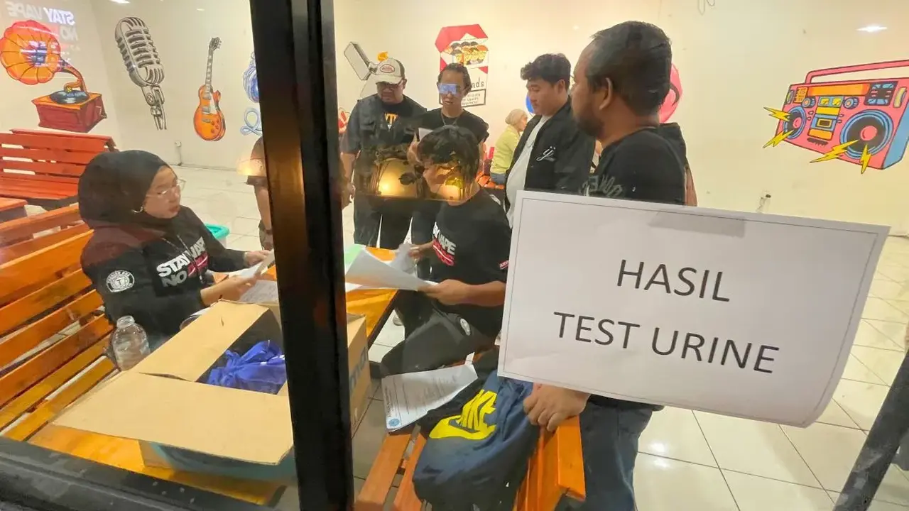 Komunitas pengguna vape, Therion DNA Indonesia menggelar pelaksanaan tes urine di Bekasi, Jawa Barat, Sabtu (25/4/2026)