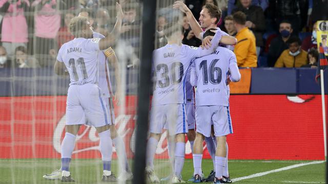 FOTO: Barcelona Menang Dramatis Lawan Levante