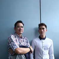 Ayah dan anak ini memang terlihat mirip sekali. (Galih W. Satria/Bintang.com)