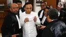 Terdakwa kasus pembunuhan Nofriansyah Yosua Hutabarat atau Brigadir J, Ricky Rizal usai menjalani sidang vonis di Pengadilan Negeri Jakarta Selatan, Selasa (14/2/2023). Majelis hakim menjatuhkan vonis 13 tahun penjara kepada Ricky Rizal. (Liputan6.com/Herman Zakharia)