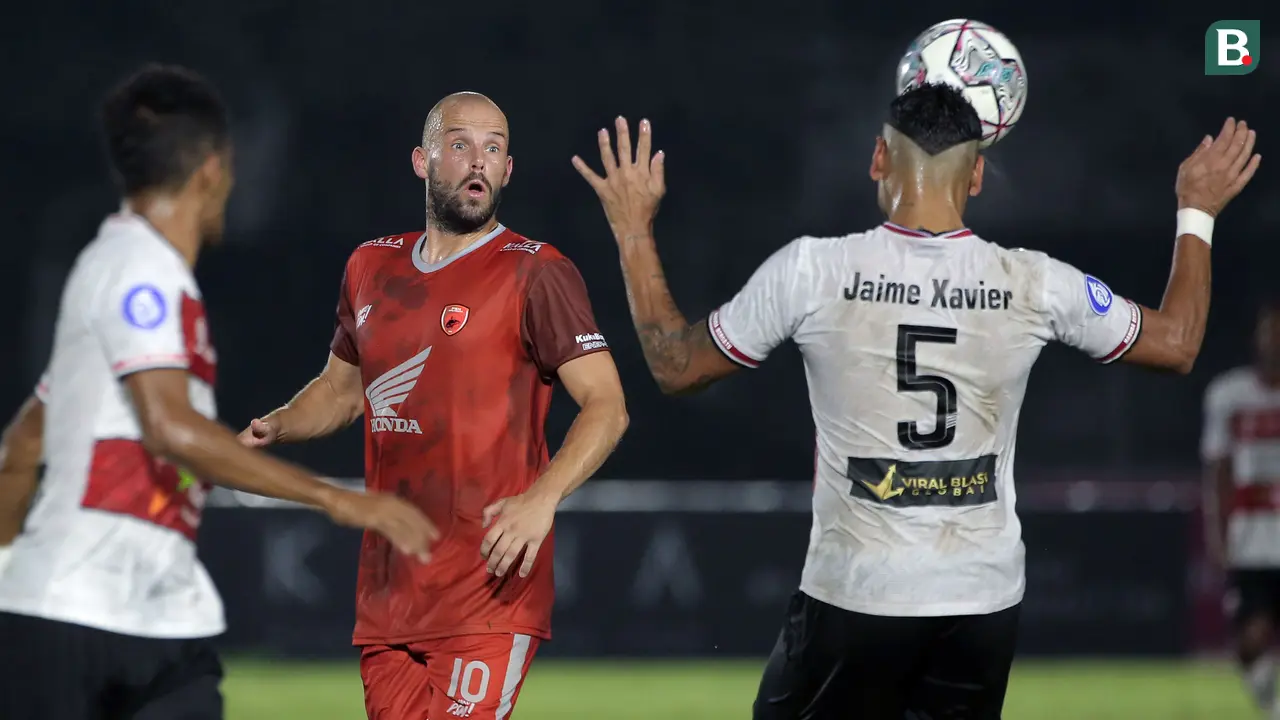 Foto: Belum Cicipi Kemenangan di BRI Liga 1 2021 / 2022, Madura United dan PSM Makassar Bermain Imbang