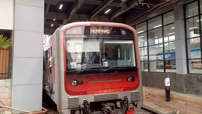 Rampung Lebih Cepat, 7 Trainset KRL INKA Kembali Layani Red Line