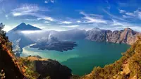 Sifat aliran lahar dari suatu letusan gunung berapi tidak bisa ditebak, sehingga mungkin saja ibukota kerajaan Lombok Purba tertimbun lahar. (Sumber trekkingrinjani.com)