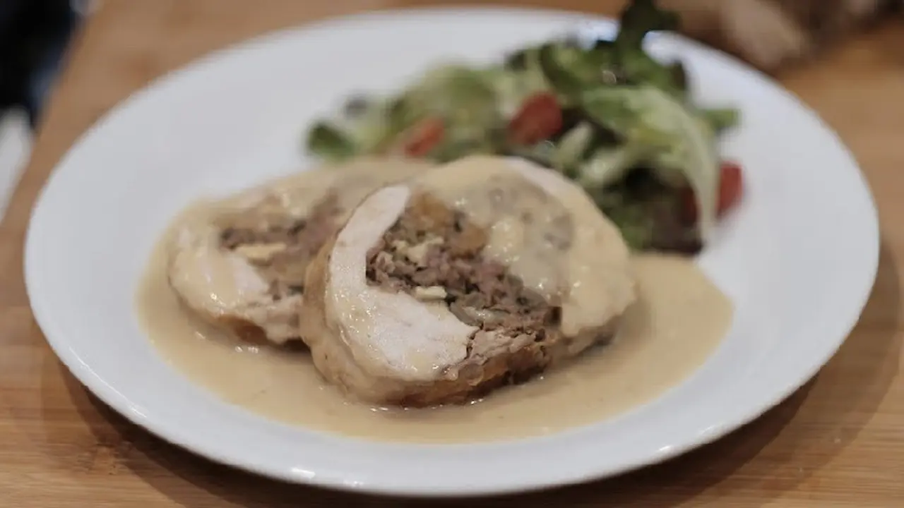 Chef Devina Hermawan berikan resep Chicken Ballotine