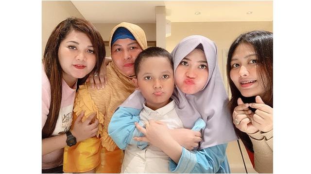 Via Vallen Berasal dari Keluarga yang Sederhana dan Bahagia