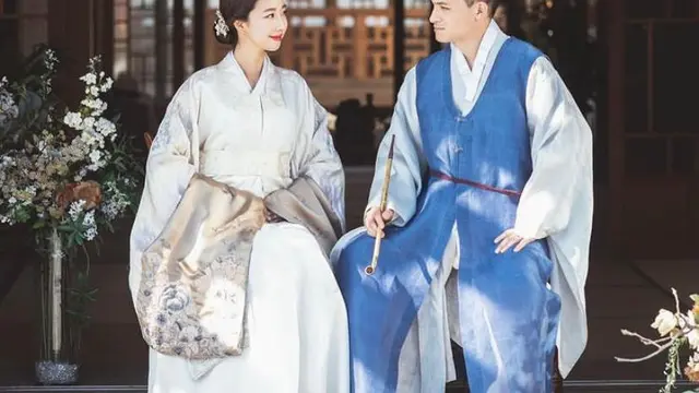 7 Potret Prewedding YouTuber Sunny Dahye, Berbalut Hanbok hingga Gaun Klasik