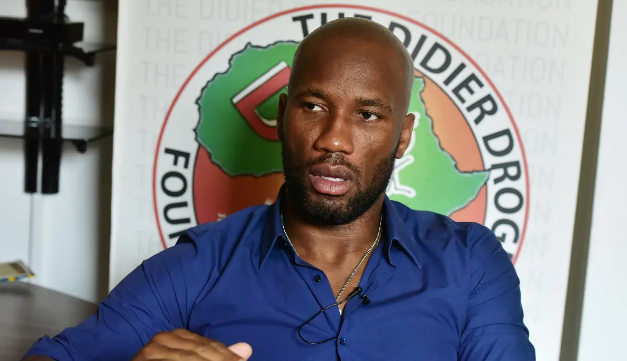 3. Didier Drogba -  Drogba mendirikan yayasan bernama Didier Drogba Foundation. Awal tindak baik dari yayasan ini ialah mendirikan rumah sakit di kota Abidjan, kota kelahiran mantan bober Chelsea tersebut. (AFP/Issouf Sanogo)