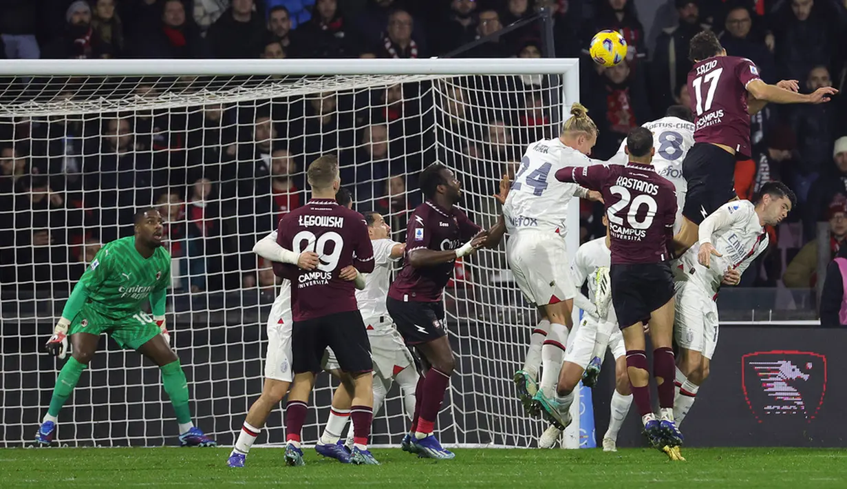 Secara statistik, AC Milan mendominasi jalannya pertandingan dengan mencatatkan 66 persen penguasaan bola serta melepaskan total 19 tendangan yang sembilan di antaranya tepat sasaran. (Alessandro Garofalo/LaPresse via AP)