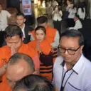 Berompi Oranye, Begini Penampakan Lima Tersangka Korupsi BNPB