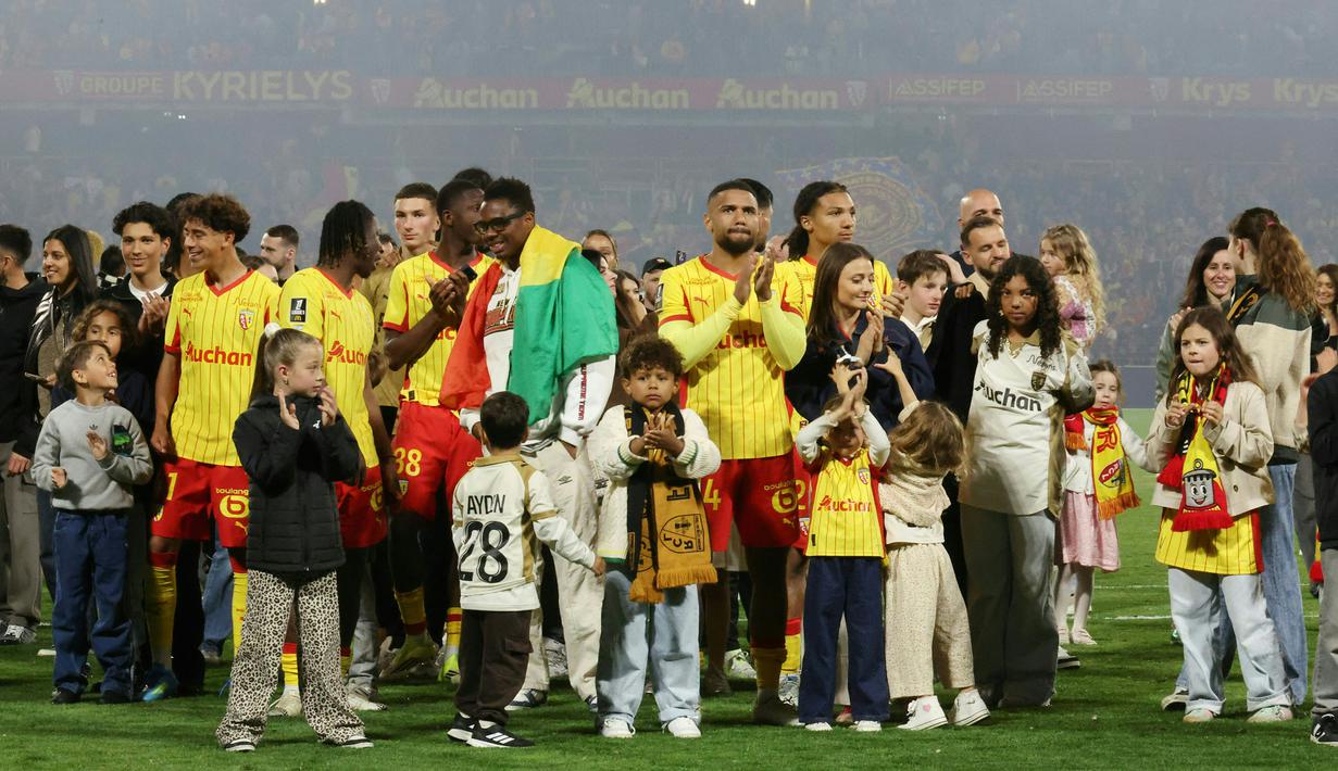 Kemenangan tersebut juga membuat mereka mengunci tiket Liga Champions musim depan setelah menegaskan posisi mereka sebagai runner-up klasemen sementara dengan riahan 67 poin di bawah PSG. (AFP/Francois Lo Presti)