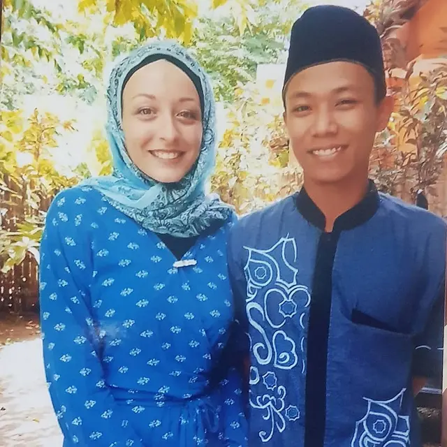 6 Potret Terbaru Pria Lombok dan Istri Bule Asal Prancis, Makin Mesra