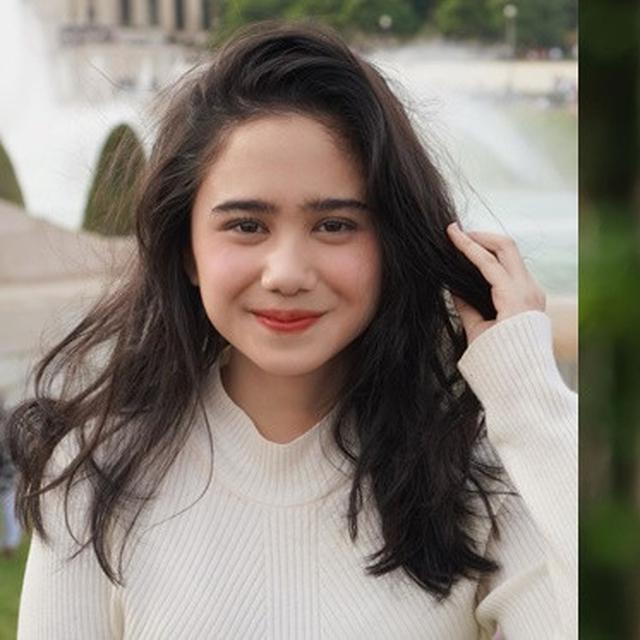 Memerankan Nur Di Kkn Desa Penari Ini 6 Pesona Tissa Biani Saat Berhijab Hot Liputan6 Com