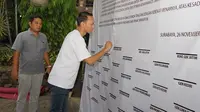 Generasi Emas Nusantara (GEN) Jawa Timur mendeklarasikan pelaksanaan pemilu 2024 yang damai dan jujur. (Dian Kurniawan/Liputa6.com)