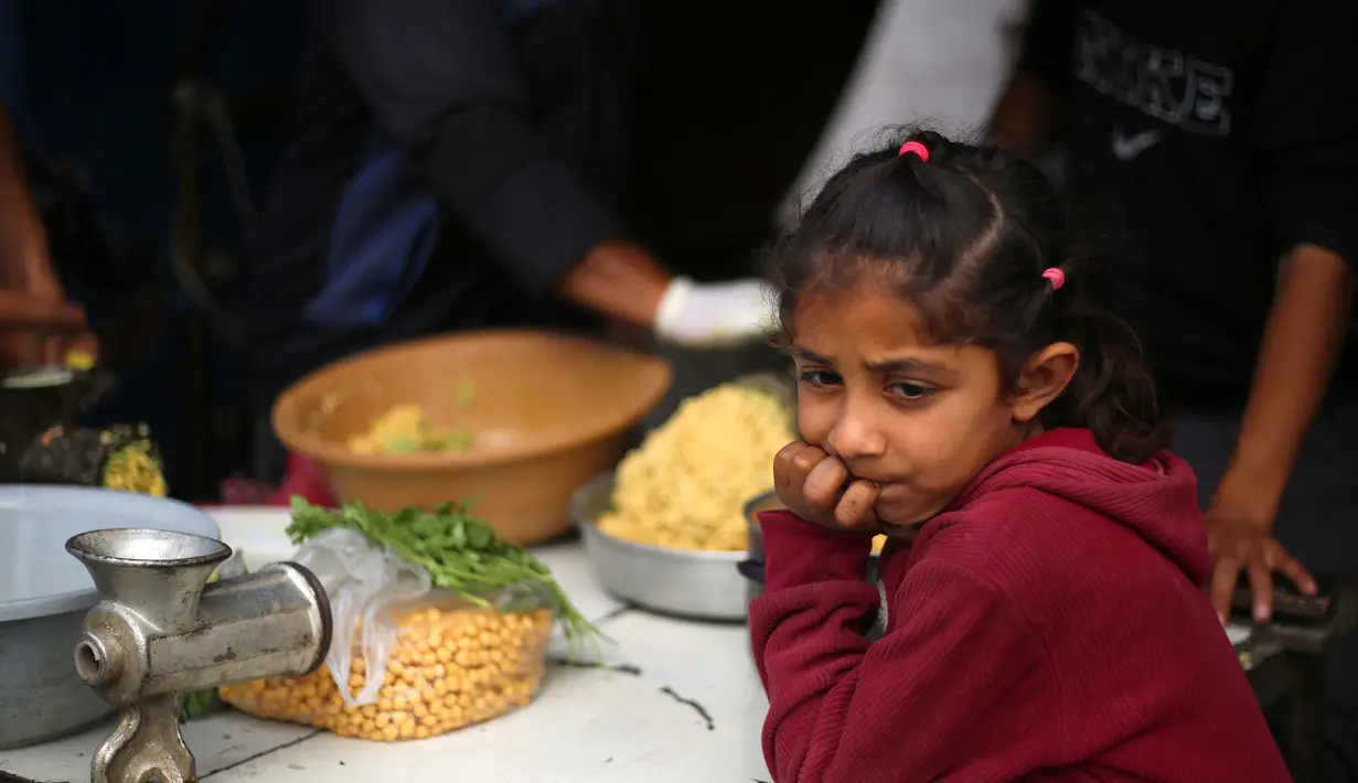 Sejumah dapur-dapur umum diperkirakan akan berhenti beroperasi dalam beberapa hari ke depan. (Eyad BABA/AFP)
