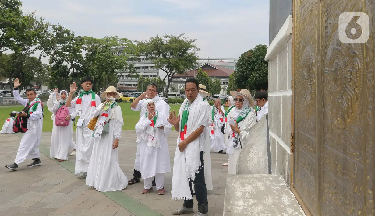 Dalam kegiatan ini, calon jemaah haji akan dilatih tentang tata cara pelaksanaan haji yang akan ditunaikan. (Liputan6.com/Herman Zakharia)