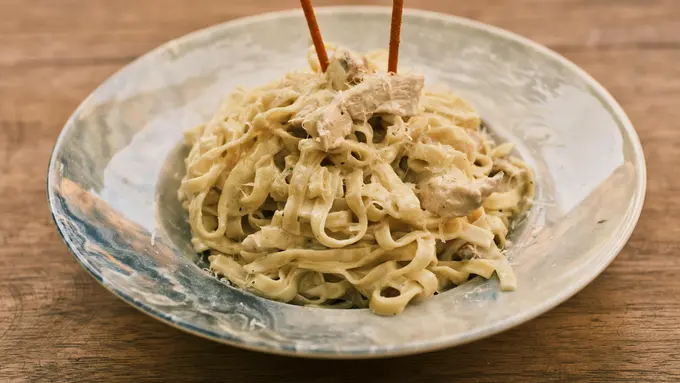 cara membuat pasta saus keju alfredo carbonara