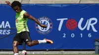 Bahagia di Chelsea, Willian Tolak Ajakan Mourinho ke MU