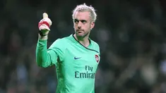 Arsenal's Spanish goalkeeper Manuel Almunia during their Champions League match against AS Roma at Emirates football stadium, in London on February 24, 2009. AFP PHOTO/Carl de Souza 