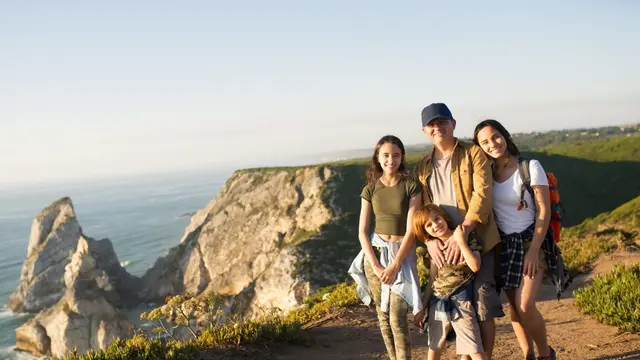 7 Tips Liburan Hemat Bersama Keluarga (photo by freepik.com)