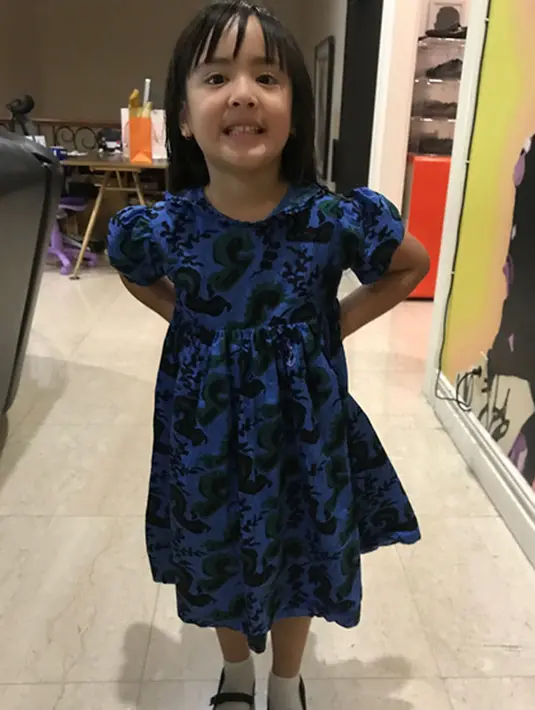 Nia mengatakan, jika terjun ke dunia hiburan itu akan sangat menyita waktunya di usia Mikhayla yang masih belia ini. Ia tak ingin waktu sang anak akan terbuang sia-sia begitu saja. (Instagram/ramadhaniabakrie)