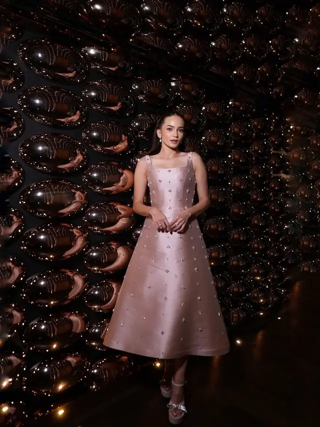 Enzy Storia disebut mirip barbie (Instagram/enzystoria)