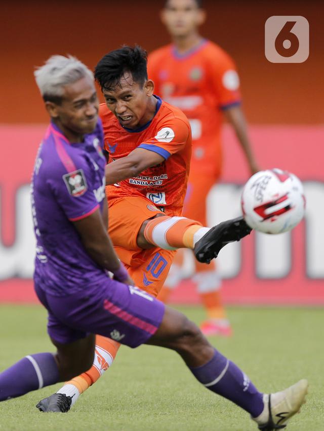 FOTO: Hattrick Assanur Rijal Bawa Persiraja Taklukkan Persita