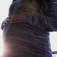 stres dapat memengaruhi perkembangan otak serta sistem saraf si kecil. credits: pexels/freestocks