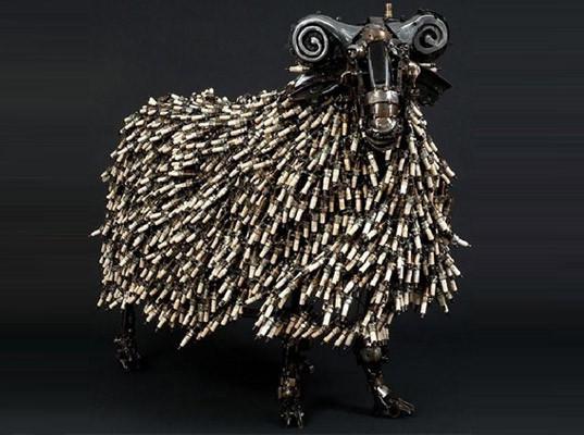 Ilustrasi pemanfaatan busi bekas berdesain kambing (inhabitat.com)