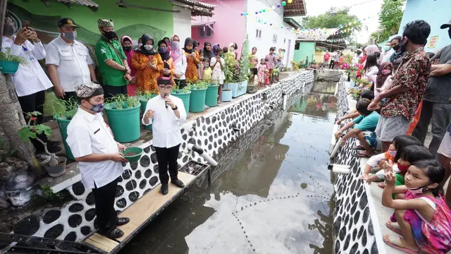 Sungai Lebih Bersih dan Indah, Bupati Anas Gencarkan Program Tebar Ikan Terkendali