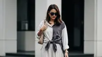 Rok Rampel Cocok dengan Baju Apa? Ini 6 Contoh Padu Padannya
