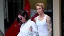 Selena Gomez dan Justin Bieber tertangkap tengah liburan berdua di hotel. (PopSugar)