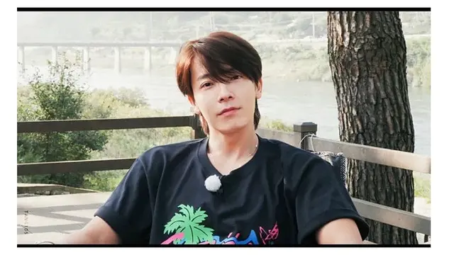 8 Potret Donghae Super Junior, Model Video Klip Terbaru Rossa yang Curi Perhatian