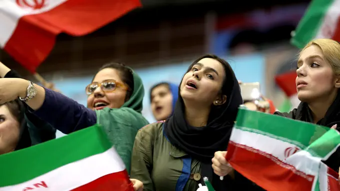 Tengok Kecantikan Wanita Iran Lewat Gambar GIF
