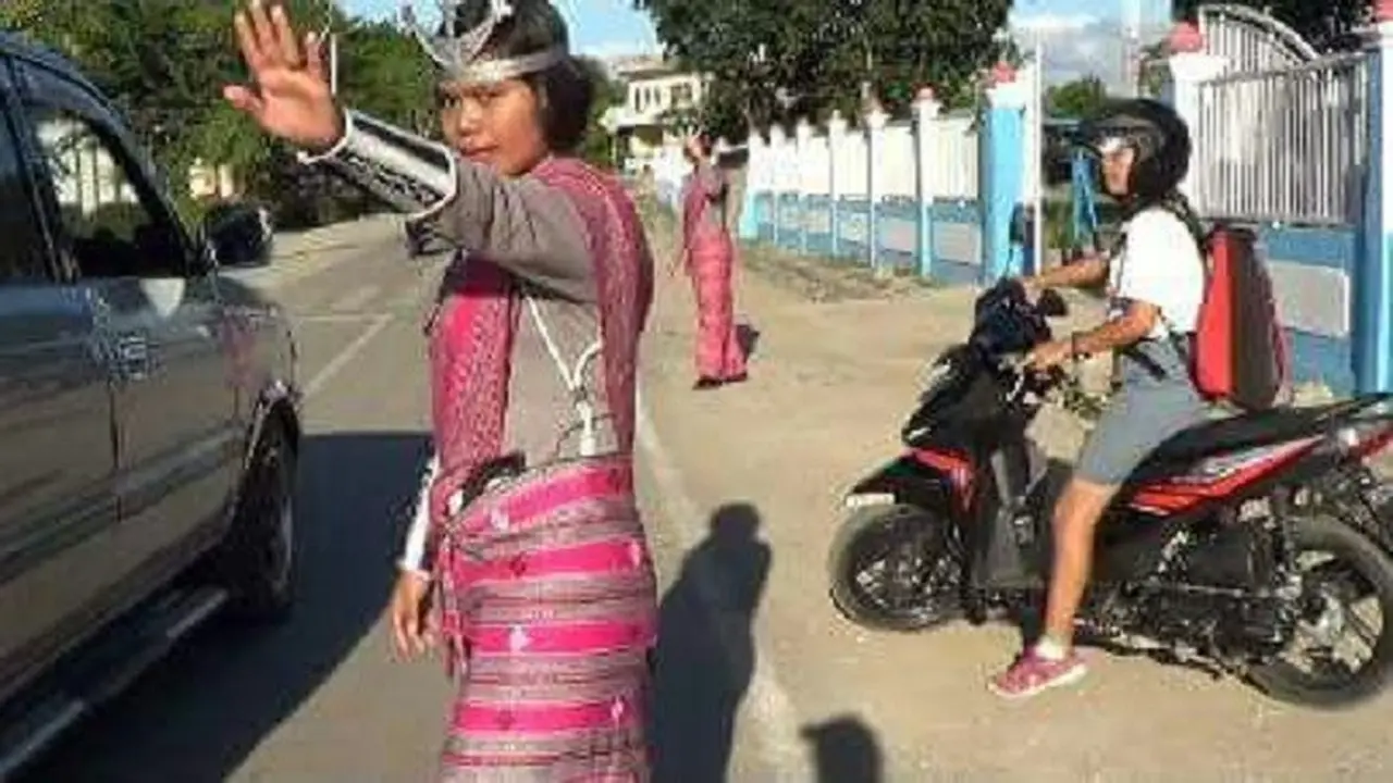 Cara Unik Polisi di NTT Saat Operasi Simpatik 2017