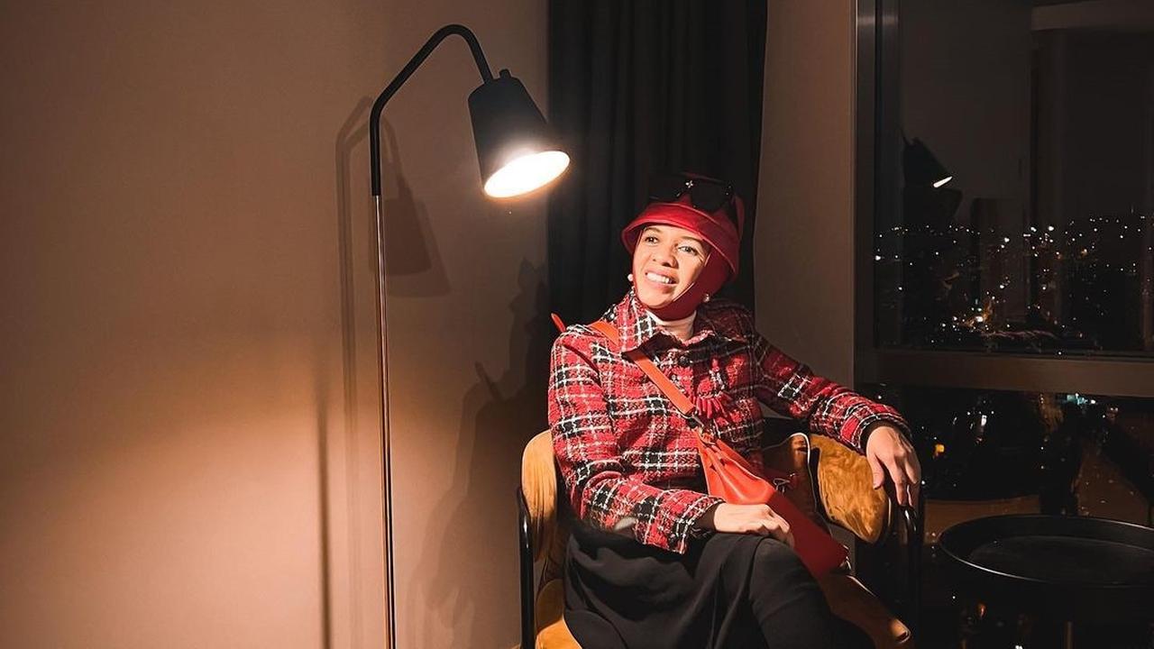 FOTO: Gaya Modis Lenggogeni Faruk saat Liburan, Tampil Muda Bak ABG