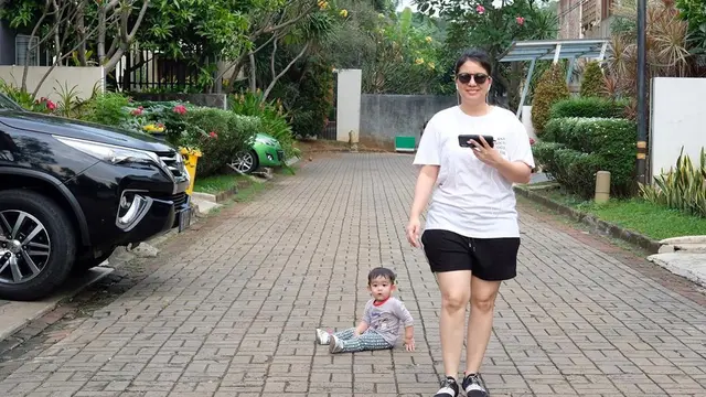 [Fimela] Tya Ariesta