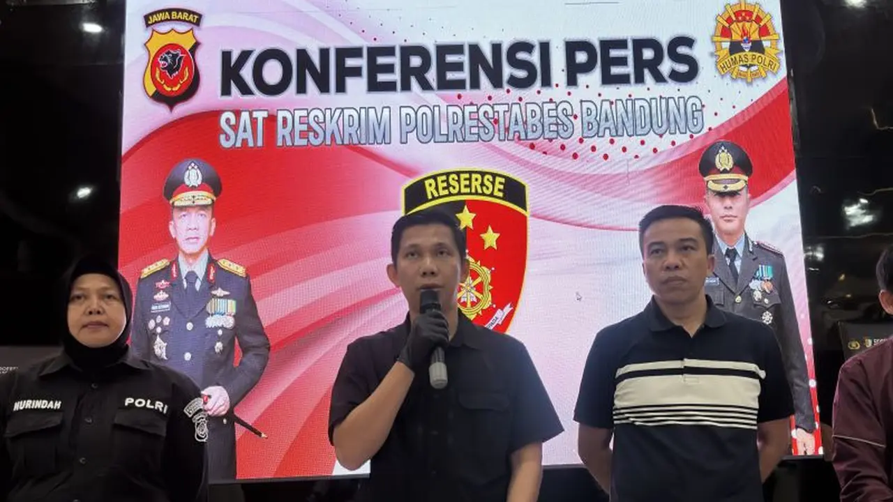 Kasatreskrim Polrestabes Bandung AKBP Anton memberikan keterangan terkait kasus peristiwa pembunuhan, di Bandung, Jawa Barat, Jumat (15/5/2026) (Istimewa)