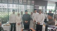 Mantan Presiden periode 2004-2009 dan 2009-2014 Susilo Bambang Yudhoyono (SBY) melayat Mantan Menteri Pertambangan dan Energi Subroto meninggal dunia di Kementerian ESDM, Jakarta, pada Rabu, 21 Desember 2022 ini.