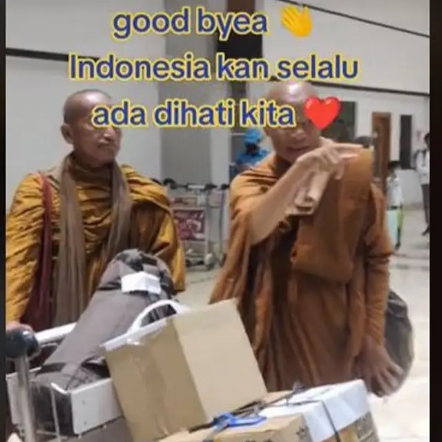 Para Biksu Thailand Pulang ke Negaranya Usai Rayaka Waisak, Ternyata Tidak Jalan Kaki Lagi
