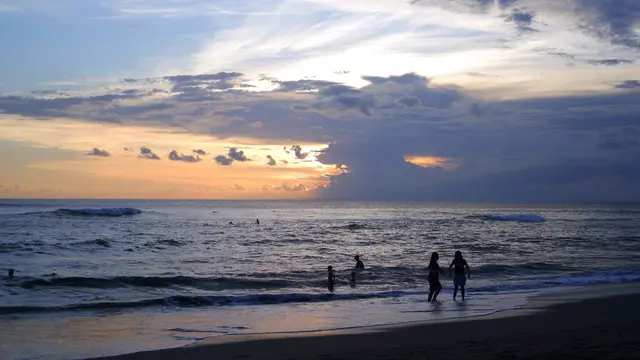 7. Pantai Batu Belig