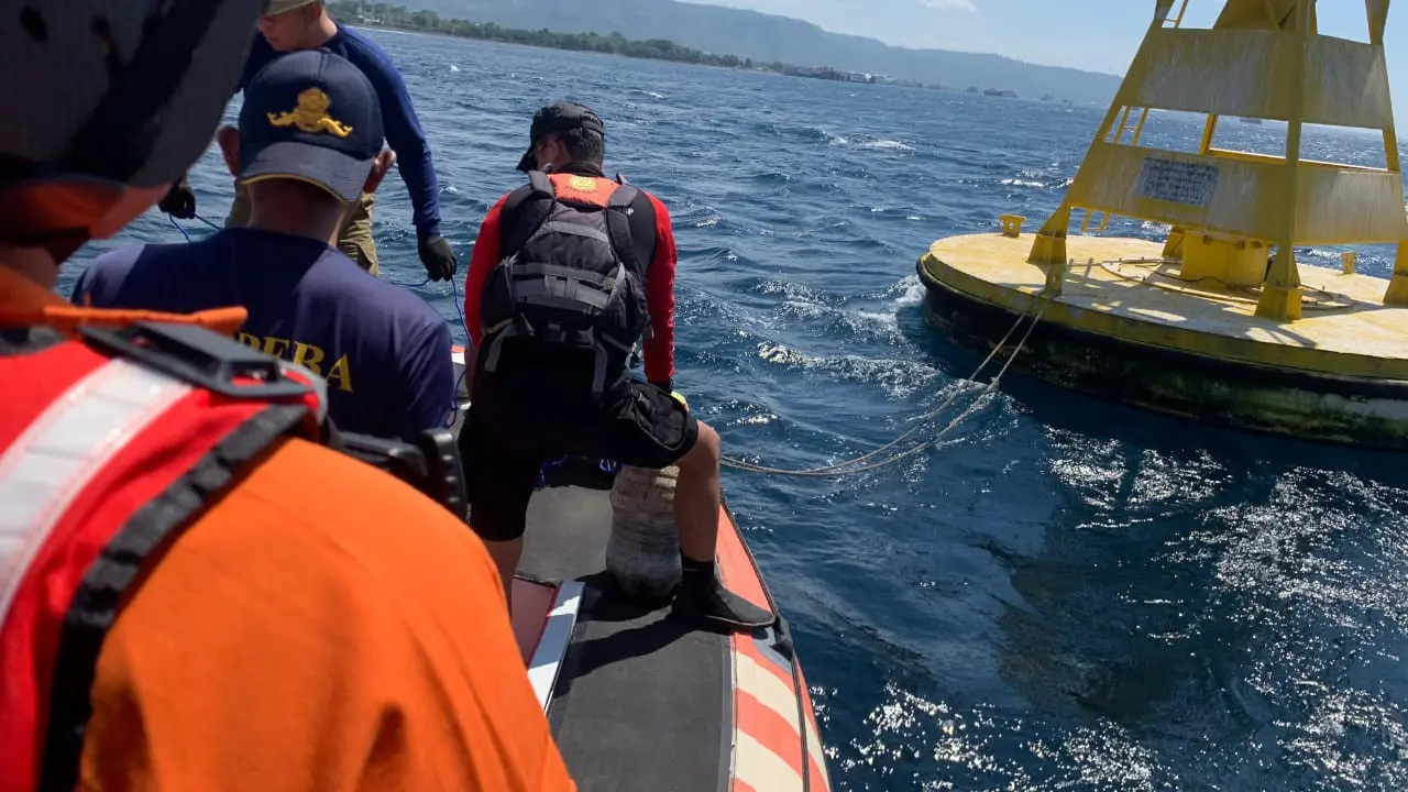 Proses operasi SAR KMP Tunu Pratama Jaya yang dilakukan Tim SAR gabungan di wilayah Selat Bali (Istimewa)