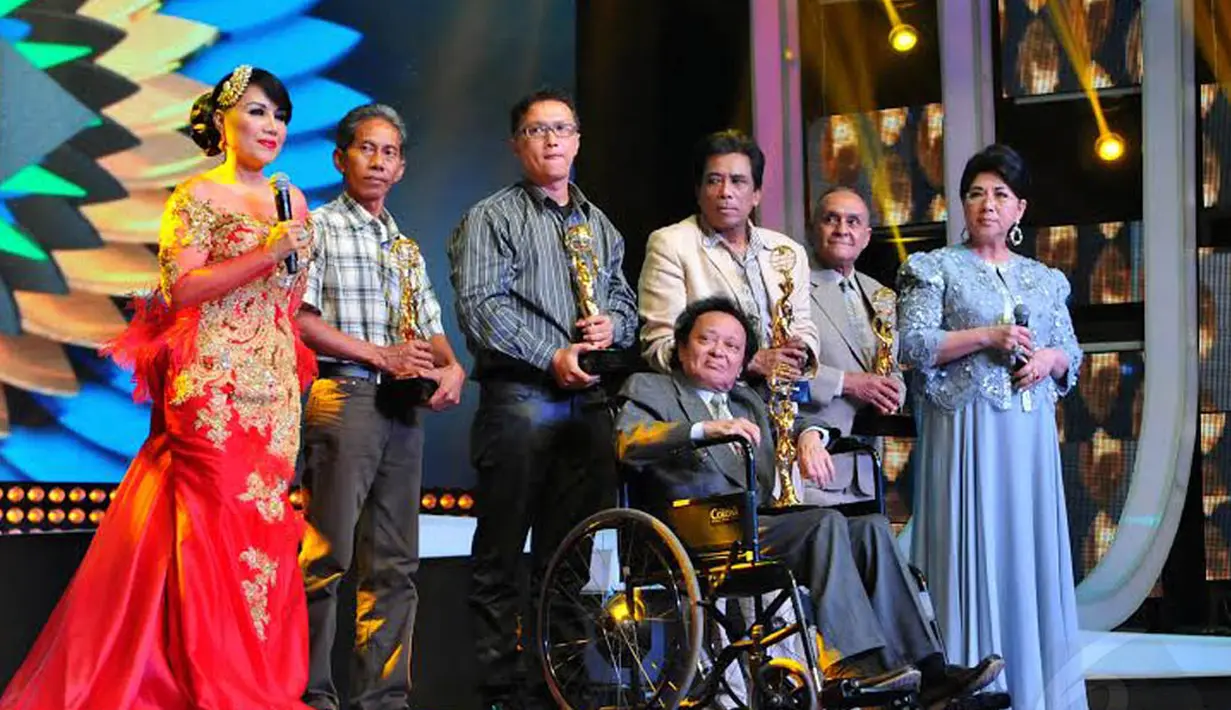 Indonesia Dangdut Awards memberikan apresiasi kepada penyanyi dangdut legendaris Albar, Munif Bahasuan, Keluarga Ellya Khadam dan Keluarga Ida Laila (Liputan6.com/Andrian M Tunay)