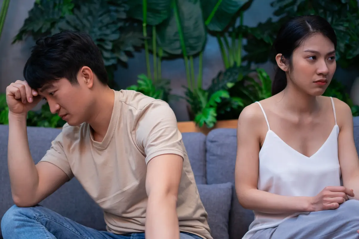 perempuan dan pasangan 29 juni tengkar