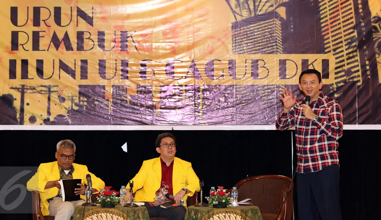 Cagub DKI Jakarta, Basuki Tjahaja Purnama (kanan) saat menghadiri Urun Rembuk Iluni UI di Grand Sahid Jaya, Jakarta, Kamis (12/1). Urun rembuk berlangsung tertutup. (Liputan6.com/Helmi Fithriansyah)