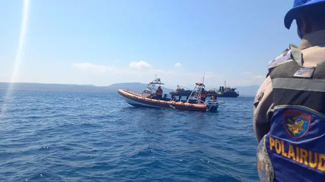 Proses pencarian korban hilang kapal karam di Pantai Grajagan diperluas (Istimewa)