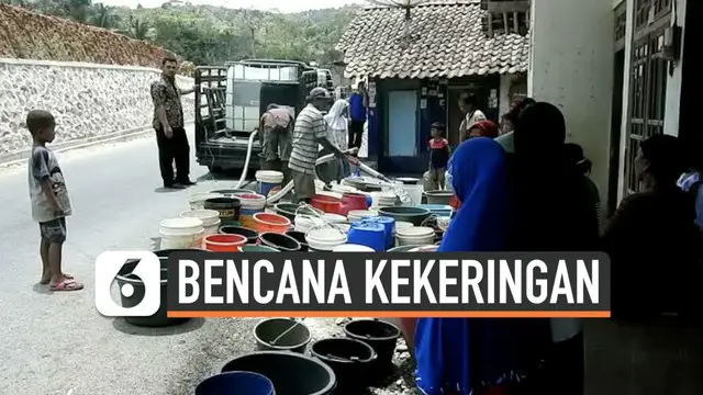 Puluhan desa di Banjarnegara, Jawa Tengah diterpa bencana kekeringan. Akibatnya banyak kepala keluarga yang harus membeli air bersih dalam dirigen untuk kebutuhan sehari-hari.