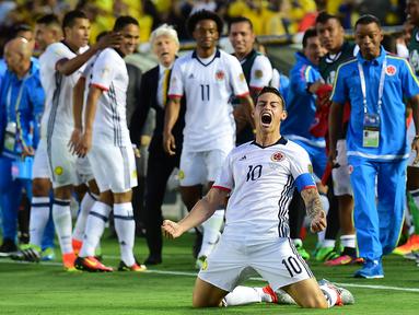 Ekspresi pemain Kolombia, James Rodriguez, setelah mencetak gol ke gawang Paraguay dalam laga Copa America Centenario di Pasadena, California, AS, (7/6/2016). (AFP/Frederic J. Brown)